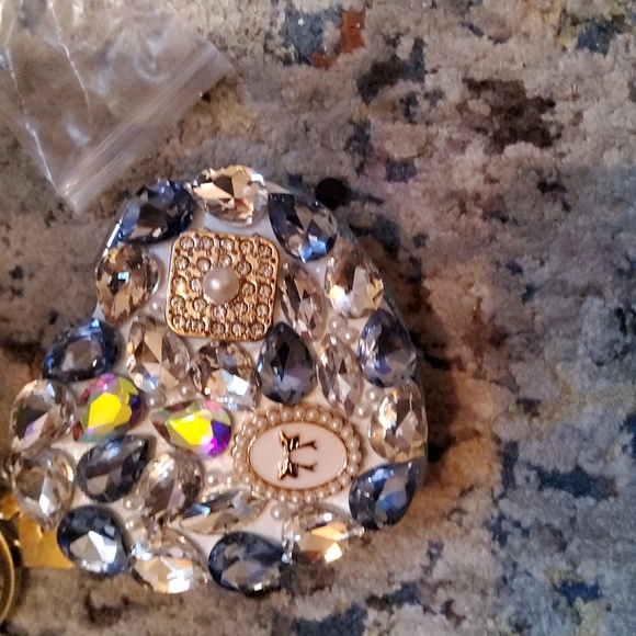 Bundle - Picture 1 of 1